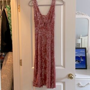Fraiche Velvet mauve dress. Has cut out in the front. Never worn. Looks new.